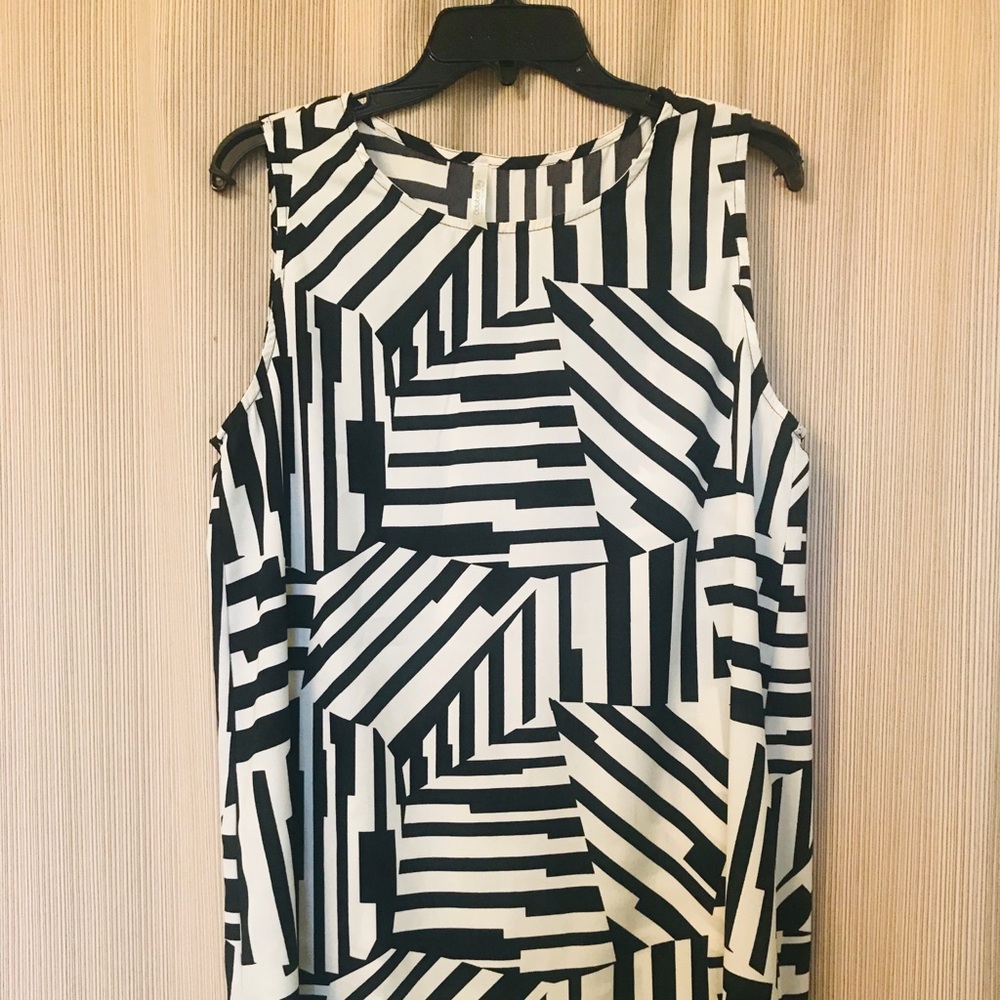 Geometric print shift dress